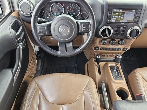 Used 2018 Jeep Wrangler Unlimited Sahara image 7