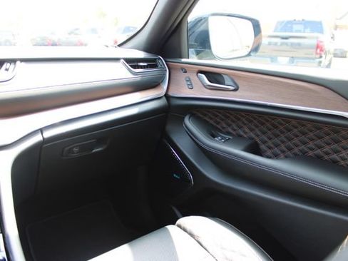 Used 2025 Jeep Grand Cherokee Summit w/ Advanced Protech Group IV AWD/4WD image 46