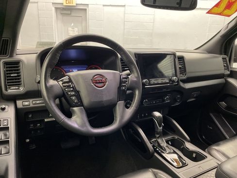 Used 2022 Nissan Frontier PRO-4X w/ Pro-4X Premium Package AWD/4WD image 12