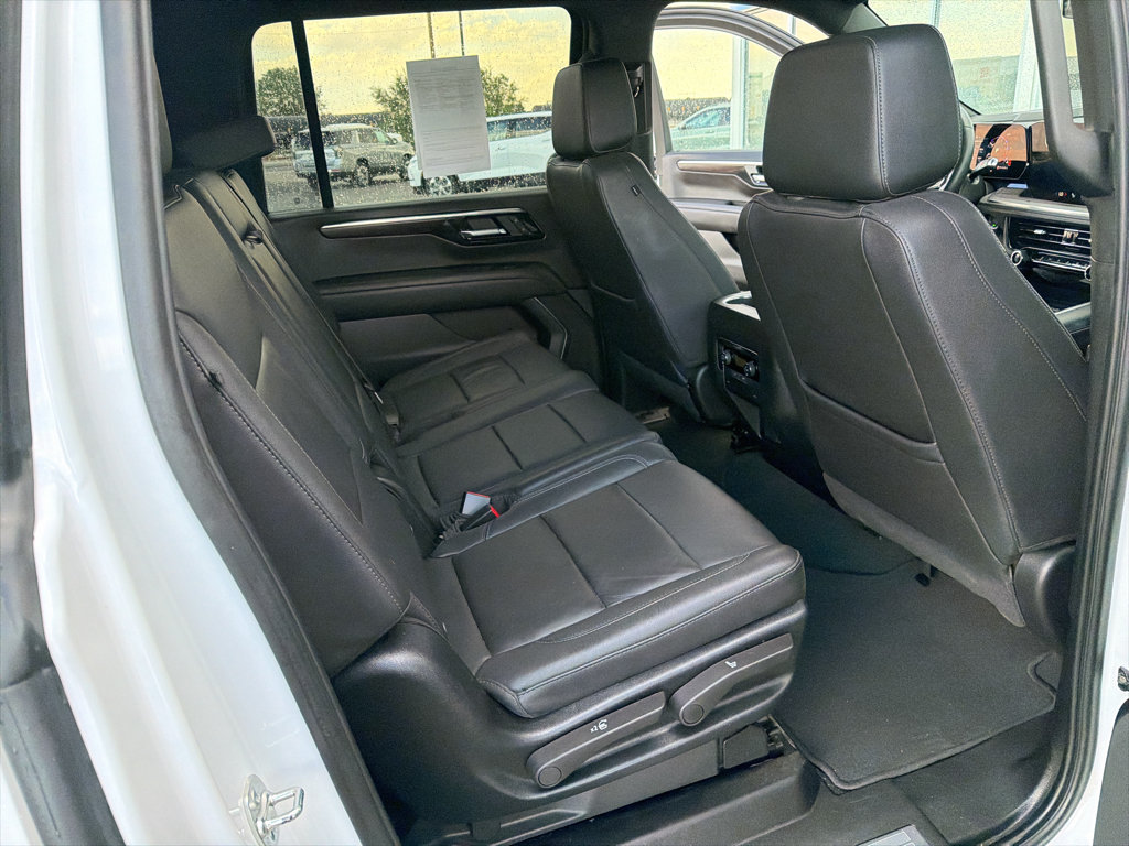 Used 2025 Chevrolet Suburban LT AWD/4WD image 20