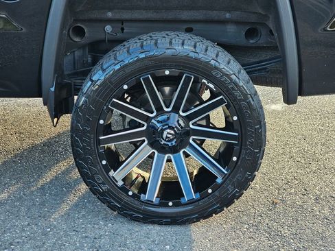 Used 2018 GMC Sierra 1500 SLT w/ SLT Premium Package AWD/4WD image 10