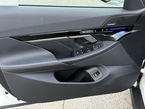 Used 2025 BMW 530i image 18