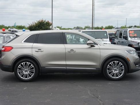Used 2016 Lincoln MKX Reserve w/ Technology Package FWD image 5