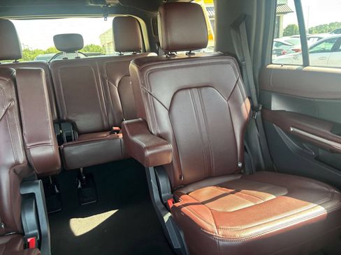 Used 2024 Ford Expedition Limited AWD/4WD image 42