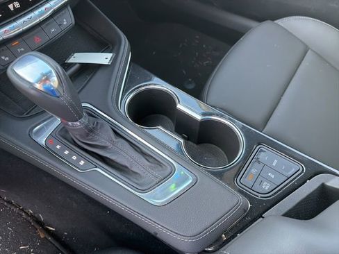 Used 2025 Cadillac CT4 Luxury image 9