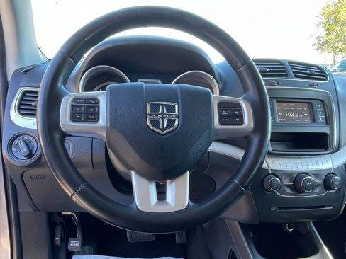 Used 2018 Dodge Journey SXT w/ Connectivity Group FWD image 19