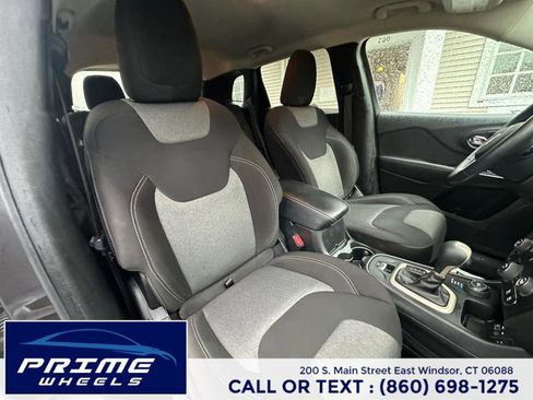 Used 2014 Jeep Cherokee Latitude w/ Cold Weather Group image 15