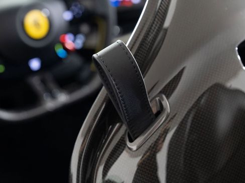 Used 2022 Ferrari SF90 Spider image 48