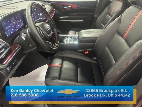 Certified 2024 Chevrolet Traverse RS w/ LPO, Floor Liner Package image 9