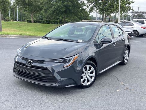 Certified 2025 Toyota Corolla LE w/ Convenience Package FWD image 1