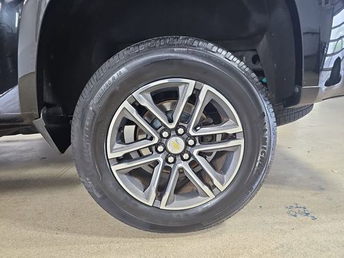 Certified 2019 Chevrolet Colorado W/T w/ Custom Special Edition AWD/4WD image 37