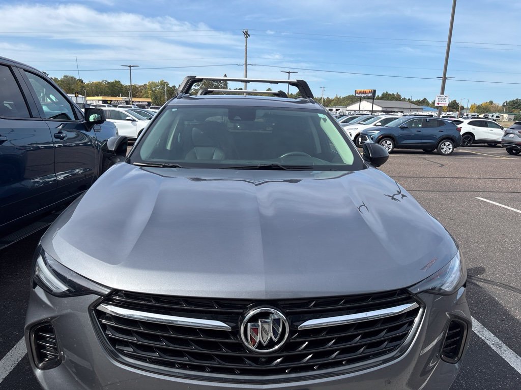 Used 2022 Buick Envision Essence w/ Technology Package II AWD/4WD image 2