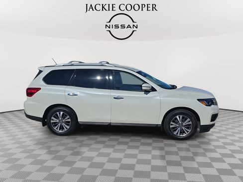 Used 2018 Nissan Pathfinder SL FWD image 4