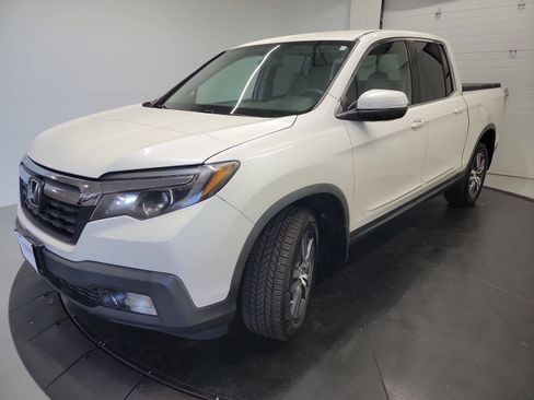 Used 2017 Honda Ridgeline RTS image 3