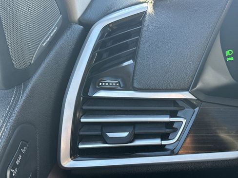 Used 2021 BMW X7 xDrive40i w/ Premium Package image 22