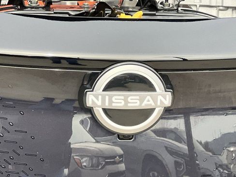 Used 2023 Nissan Ariya AWD image 32