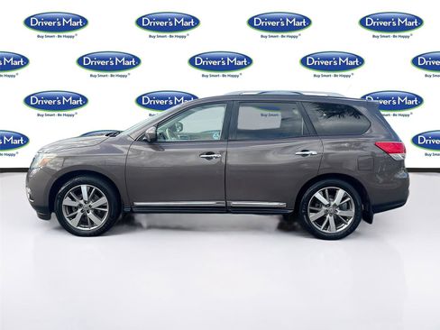 Used 2015 Nissan Pathfinder Platinum w/ Family Entertainment Package image 5