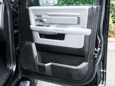 Used 2020 RAM 1500 Classic SLT w/ Luxury Group image 36