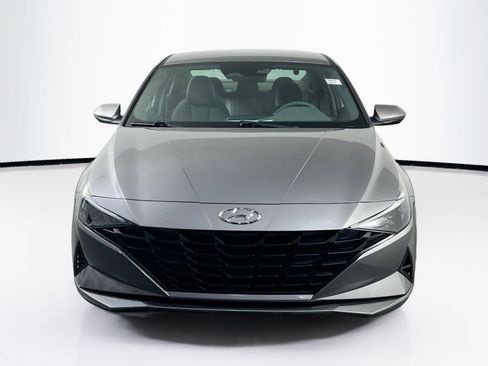 Used 2023 Hyundai Elantra SEL FWD image 2