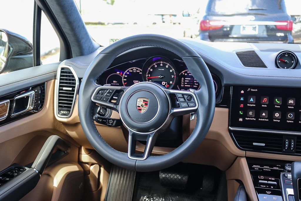 Used 2023 Porsche Cayenne AWD/4WD image 15