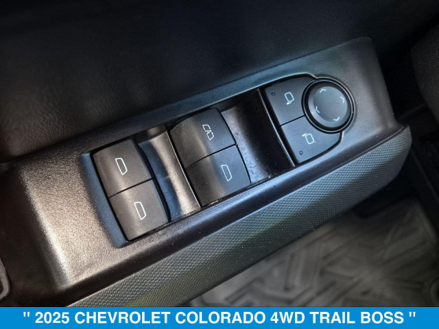 Used 2025 Chevrolet Colorado Trail Boss AWD/4WD image 13