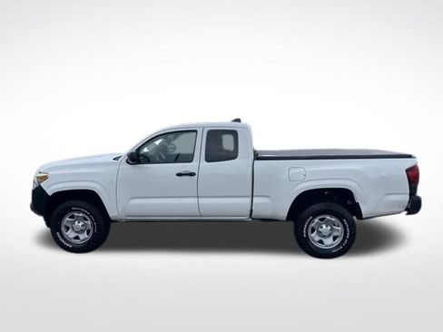 Used 2022 Toyota Tacoma SR RWD image 4