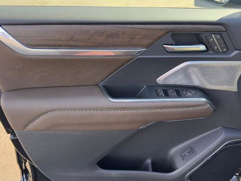 New 2026 GMC Acadia Denali Ultimate image 15