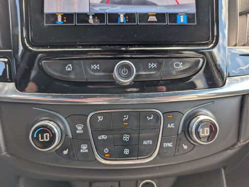 Used 2023 Chevrolet Traverse LT w/ Rear Camera Mirror Package AWD/4WD image 22