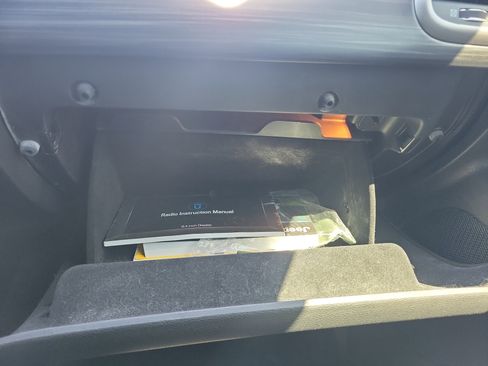 Used 2022 Jeep Grand Cherokee Laredo X image 28