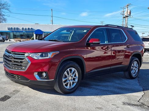Used 2020 Chevrolet Traverse LT w/ Driver Confidence II Package image 3
