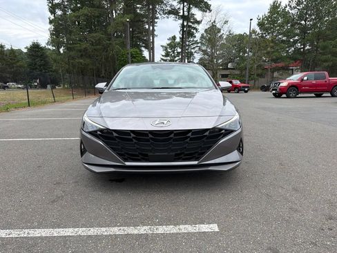 Certified 2023 Hyundai Elantra SEL w/ Convenience Package FWD image 4