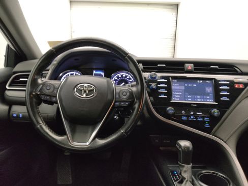 Used 2020 Toyota Camry SE FWD image 22