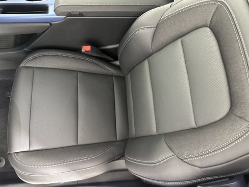 Used 2026 Chevrolet Equinox EV LT w/ LPO, Blackout Package FWD image 23