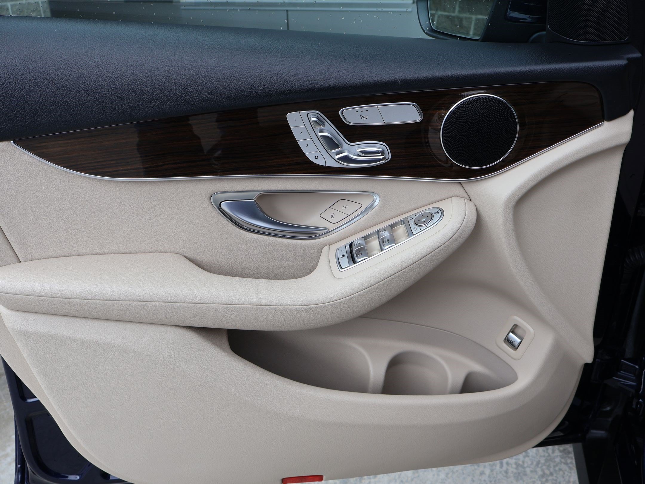 Used 2019 Mercedes-Benz GLC 300 4MATIC image 13