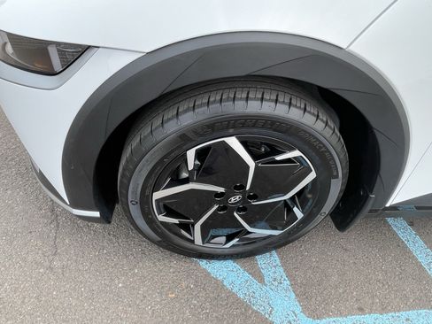 Certified 2024 Hyundai Ioniq 5 SEL RWD image 9