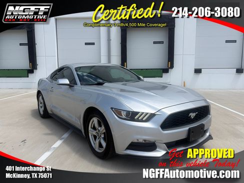 Used 2015 Ford Mustang Coupe RWD image 1