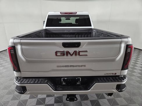 Used 2025 GMC Sierra 2500 AT4 AWD/4WD image 6