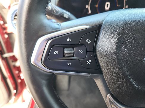 Used 2025 Chevrolet Trax LT w/ LT Convenience Package image 26