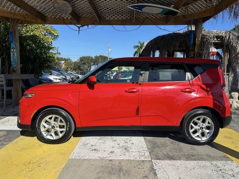 Used 2020 Kia Soul S FWD image 8