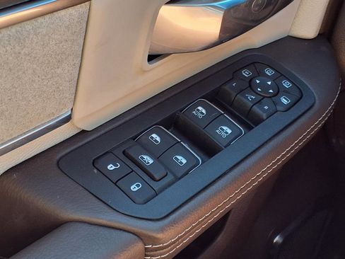 Used 2025 RAM 3500 Laramie image 13