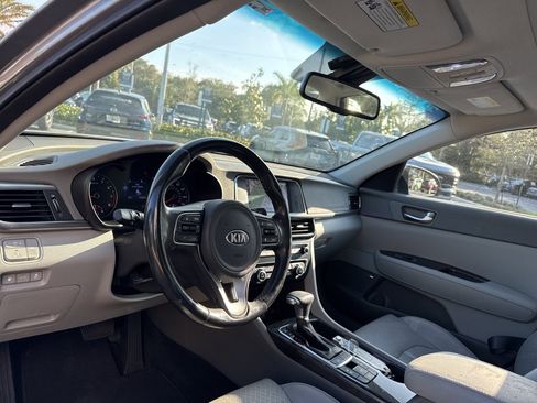 Used 2018 Kia Optima EX w/ Technology Package image 12