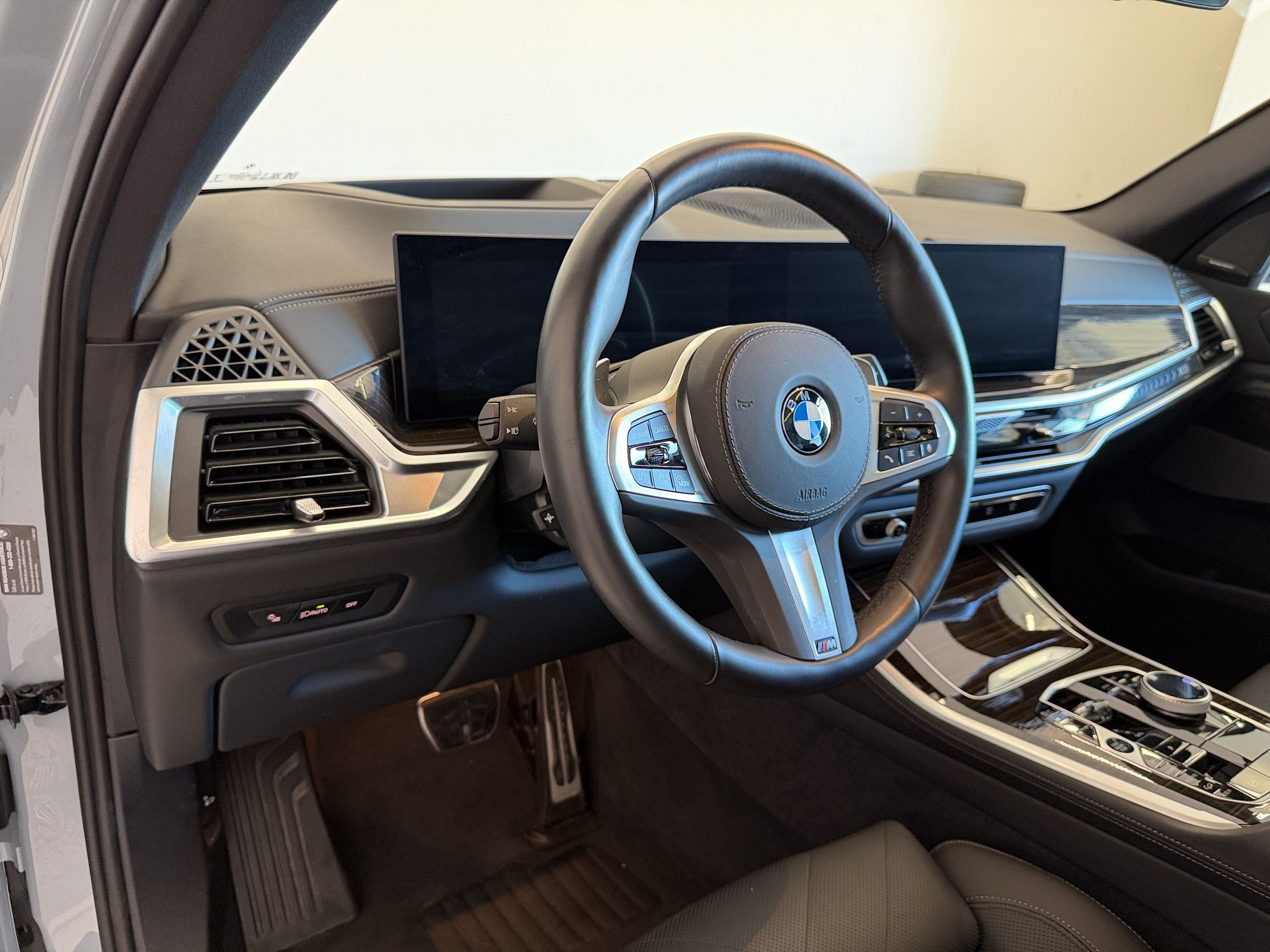 Certified 2025 BMW X5 xDrive40i AWD/4WD image 4