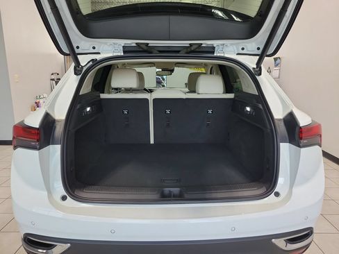 Used 2022 Buick Envision Essence w/ Safety Package FWD image 16