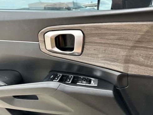 Used 2022 Kia Sorento S w/ Panoramic Sunroof Package AWD/4WD image 14