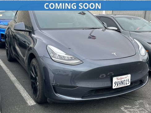 Used 2023 Tesla Model Y Long Range AWD/4WD image 1