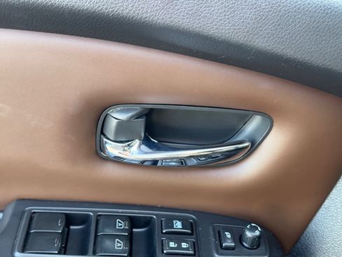 Certified 2022 Nissan Titan Platinum Reserve w/ Moonroof Package image 17