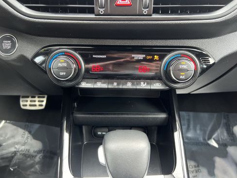 Used 2023 Kia Forte GT-Line w/ GT-Line Technology Package FWD image 20