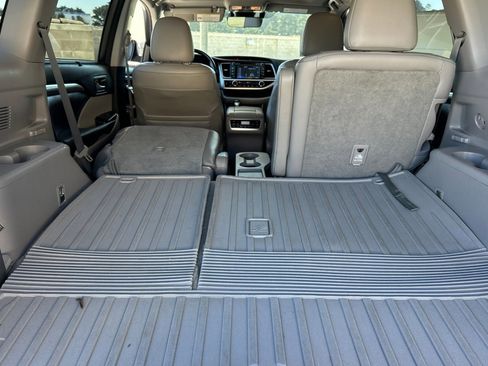 Used 2017 Toyota Highlander Limited Platinum image 33