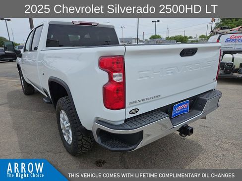 Used 2025 Chevrolet Silverado 2500 LT AWD/4WD image 9