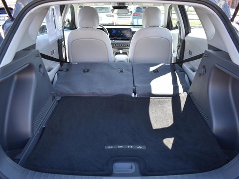 Used 2024 Hyundai Kona SE image 17